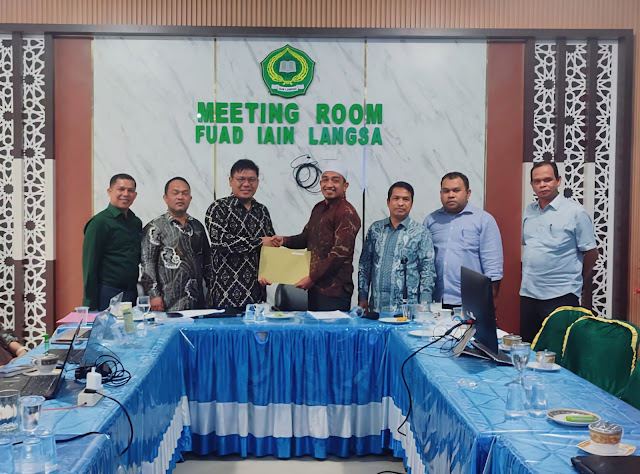 Dekan Serahkan RKA Prodi Psikologi Islam Tahun 2025