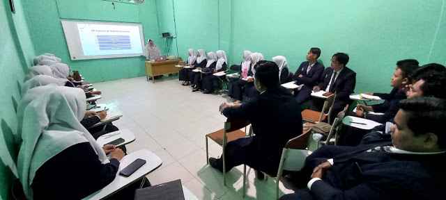 Dosen Psikologi Islam Menjadi Narasumber Training Softskill Team Work Building LP3I