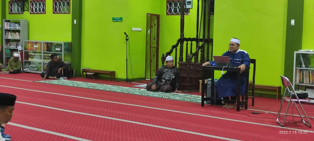Ketua Prodi Psikologi Islam Edukasi Dampak Gadget Pada Anak Bagi Jamaah Masjid Istiqamah