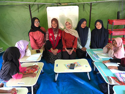 Lawan Trauma dengan Tawa, Sekolah Alam Darurat Salam.aid dan Mahasiswa Psikologi Islam Pulihkan Mental Anak di Langkahan