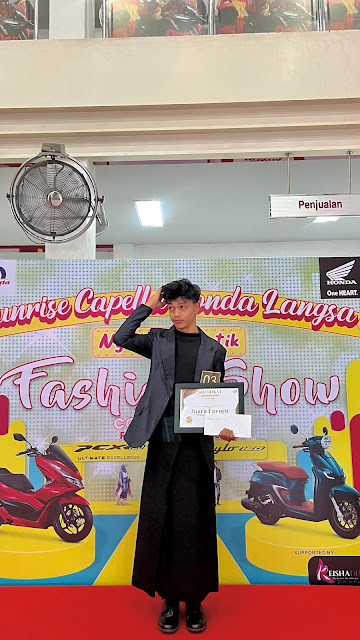 M. Wahyu Alhabib Raih Juara Favorit Lomba Casual Muslim Fashion Show 2024