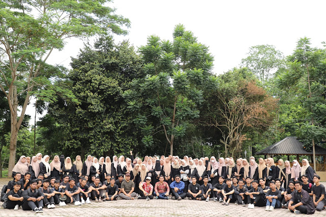 Tumbuhkan Rasa Kebersamaan, 35 Mahasiswa Baru Psikologi Islam Ikuti Outbound Keluarga Besar FUAD